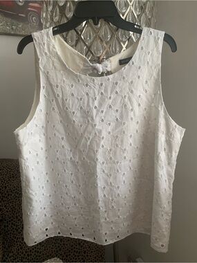 Banana Republic White Eyelet Sleeveless Tank